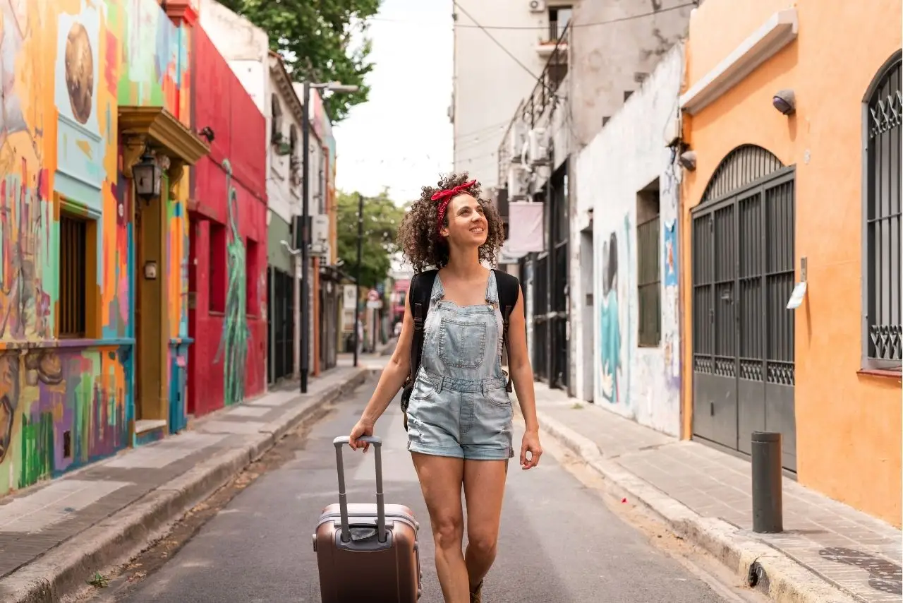 beneficios emocionais de viajar sozinha